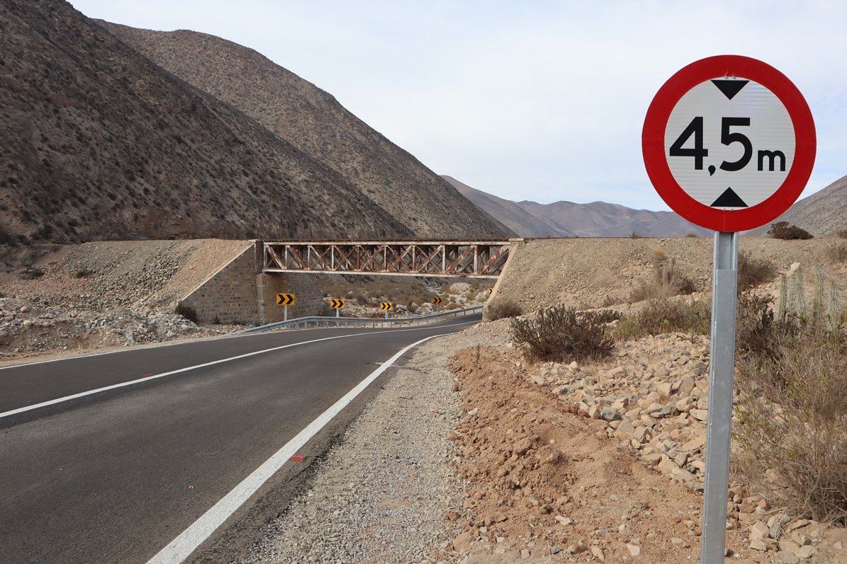 MOP finaliza mejoramiento del camino en Ruta D-205