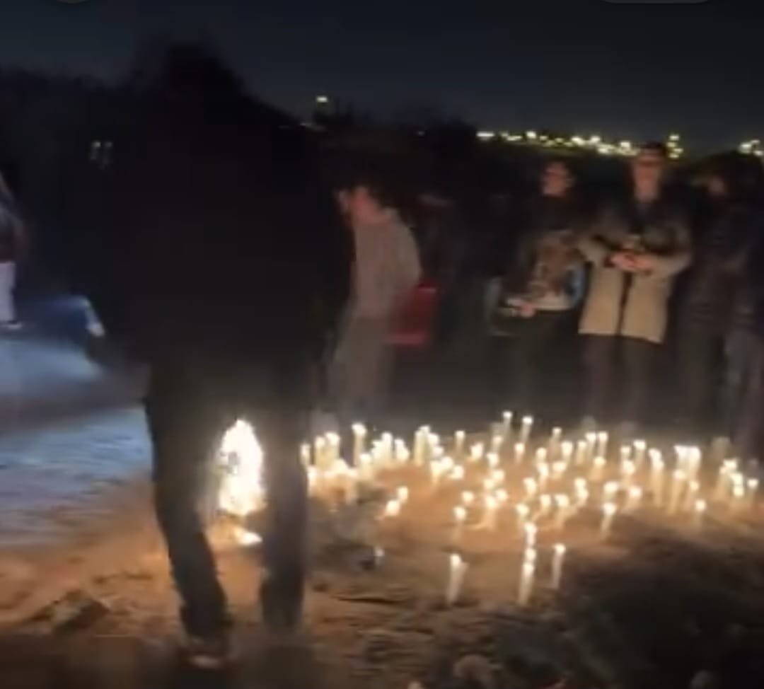 Familia y riders realizan velatón para pedir justlcia por Dylan, quien muruó por acción de Carabineros
