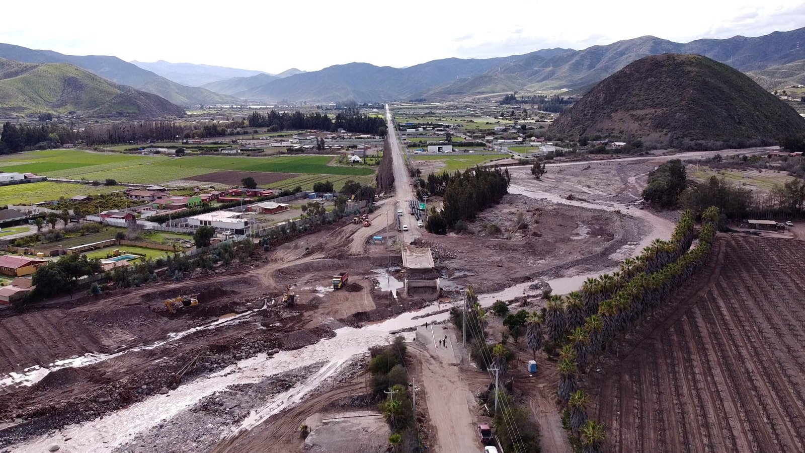 ALCALDESA DE LA SERENA PIDE INSTALACIÓN DE PUENTE MECANO EN QUEBRADA EL ARRAYÁN