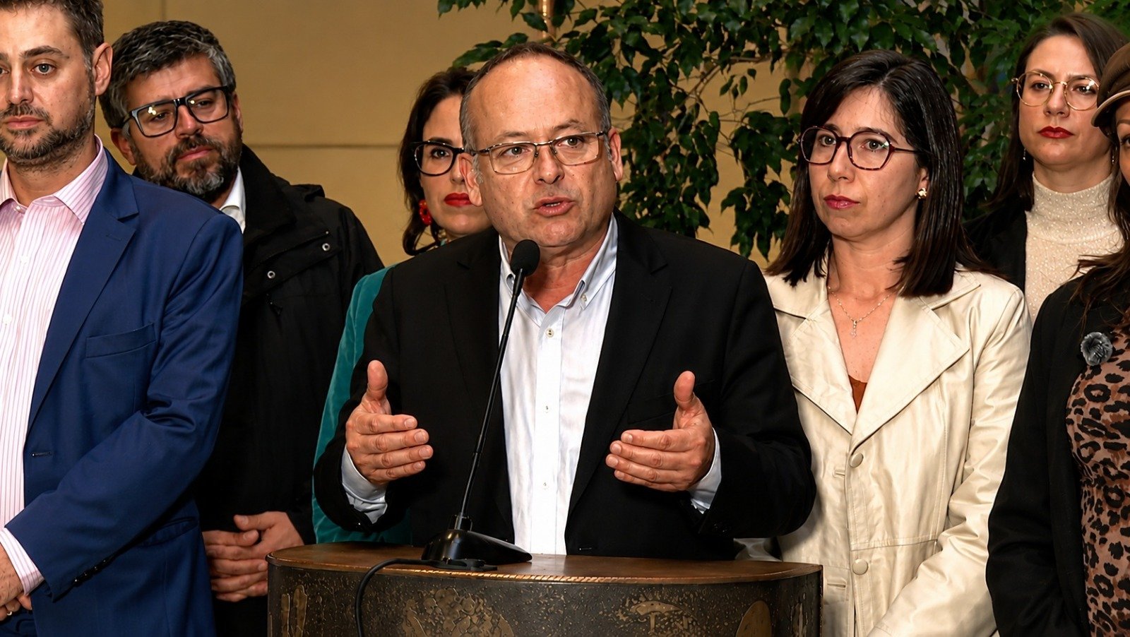 Diputado Salinas: es “inmoral” regular carreras de galgos, y la calificó como “una brutalidad”
