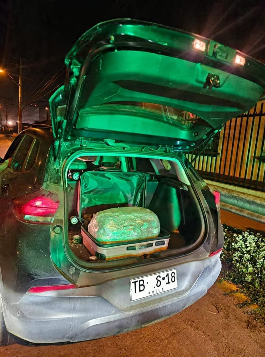 SUJETO DETENIDO POR TRASLADAR MÁS DE CUATRO KILOS DE DROGA