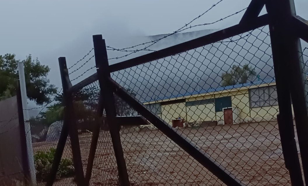 APODERADOS DE LA ESCUELA DE TOTORALILLO DENUNCIAN QUE LLEVAN UN MES SIN CLASES