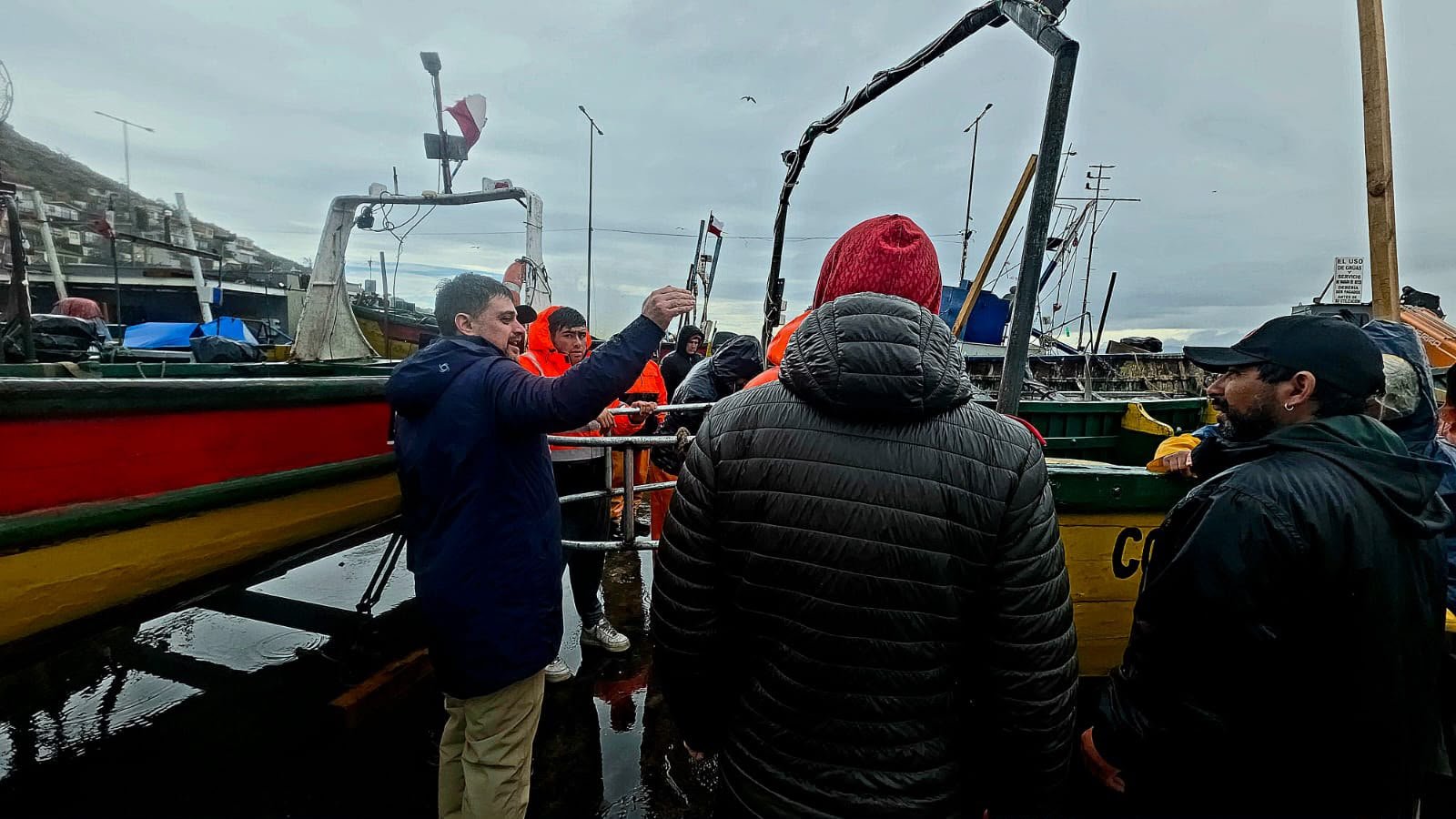 Manouchehri pide al Gobierno Regional ayuda económica directa y urgente para pescadores golpeados por los temporales