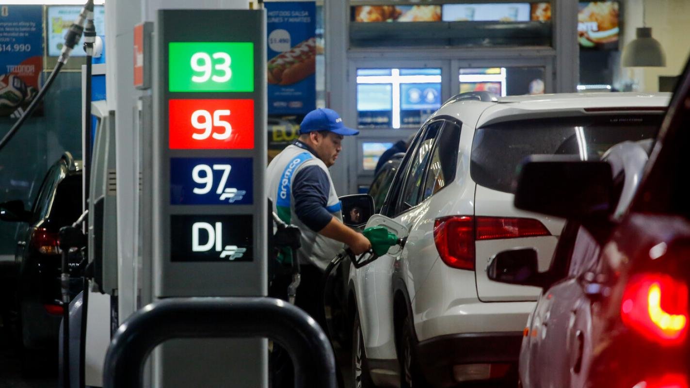 FUERTE ALZA DE COMBUSTIBLES: BENCINAS SUBIRÁN CASI $40 Y EL DIÉSEL $95 POR LITRO DESDE ESTE JUEVES