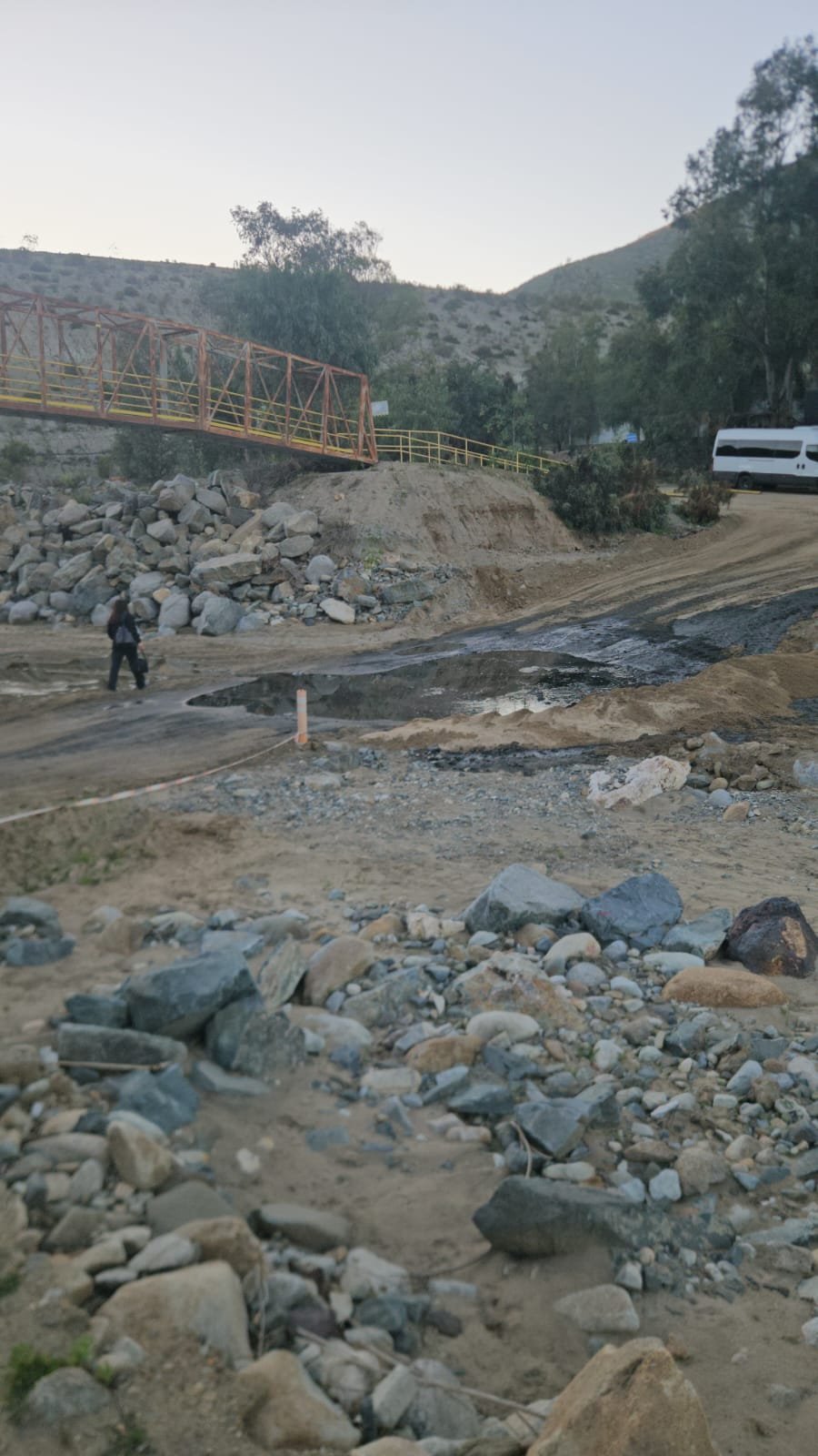 DENUNCIAN CONTAMINACIÓN DE MINERA EN QUEBRADA AFLUENTE DEL ESTERO DE PUNITAQUI