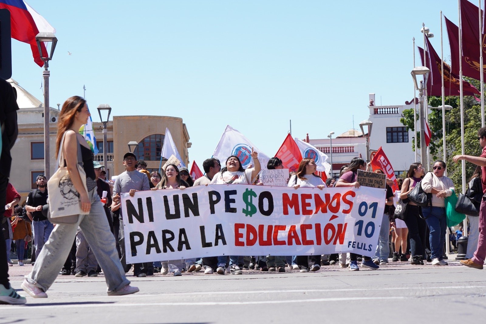 MASIVA MARCHA ESTUDIANTIL EN LA SERENA: JÓVENES SE MOVILIZARON CONTRA EL PRESUPUESTO 2027