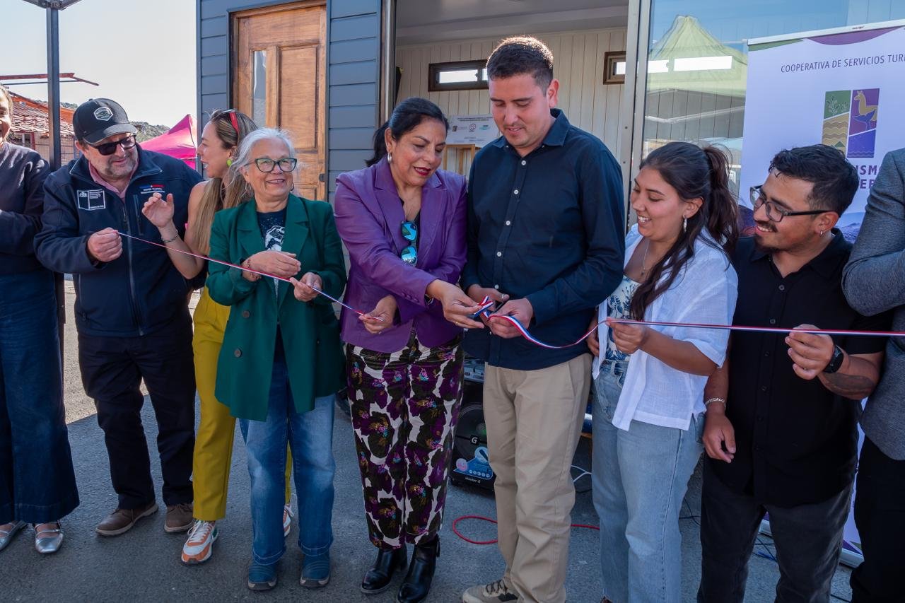 LA HIGUERA INAUGURA SU PRIMERA OFICINA MÓVIL DE TURISMO PARA PROMOVER EL ARCHIPIÉLAGO DE HUMBOLDT