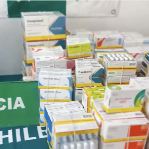 CERCA DE 6.300 DOSIS DE MEDICAMENTOS Y CIGARROS DE CONTRABANDO FUERON DECOMISADOS POR CARABINEROS EN FERIA EL TOQUI