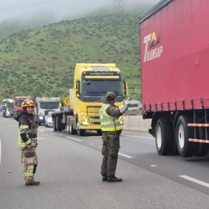 TRAGEDIA EN LA REGIÓN DE COQUIMBO: CHOQUE FRONTAL EN CUESTA BUENOS AIRES DEJA DOS FUNCIONARIOS MUNICIPALES FALLECIDOS