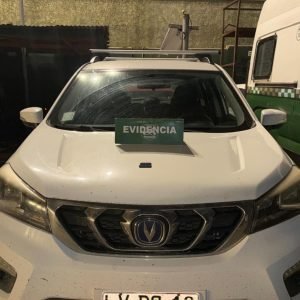 Carabineros recupera en Las Compañías vehículo robado hace dos semanas: hay tres detenidos